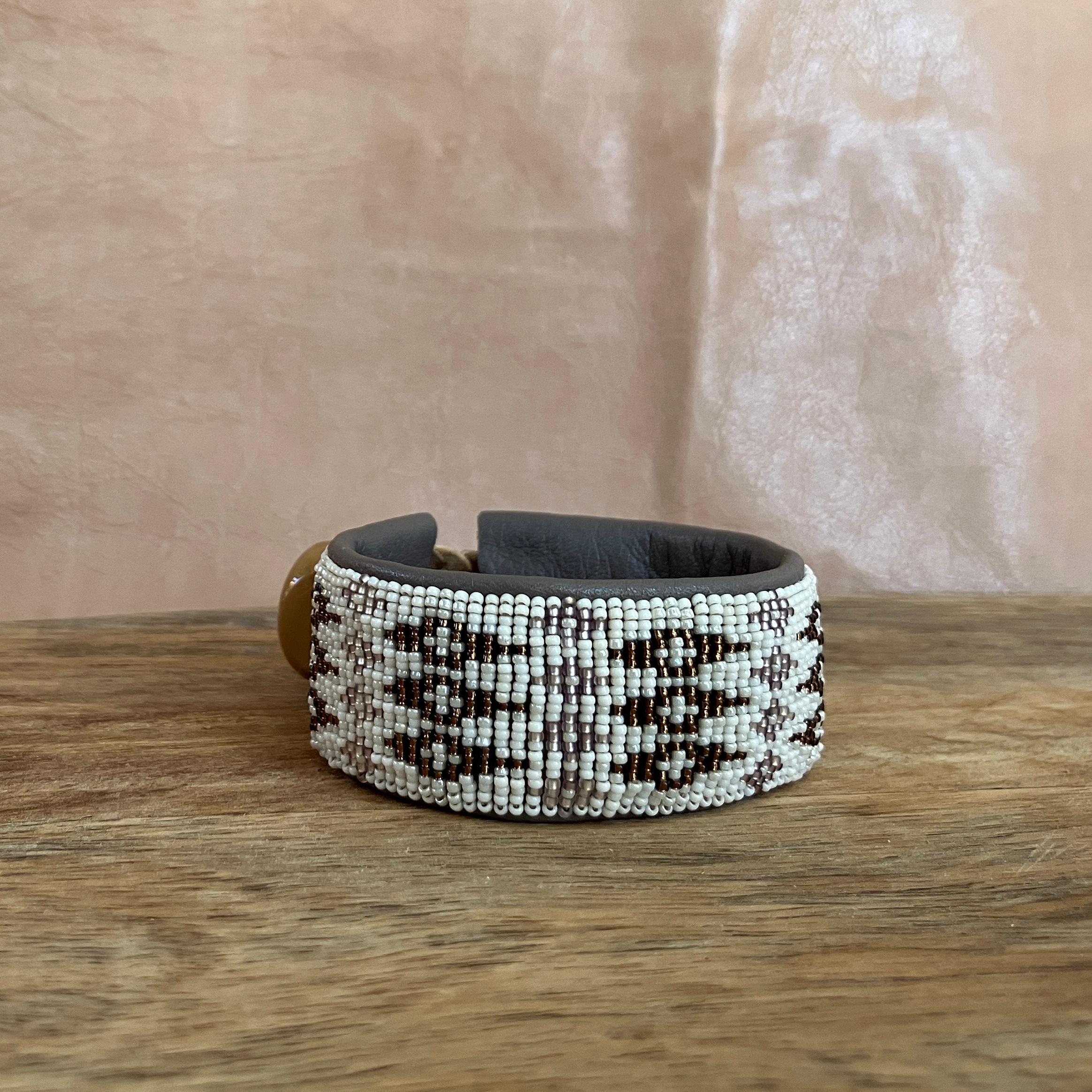 #122    　hanabishi