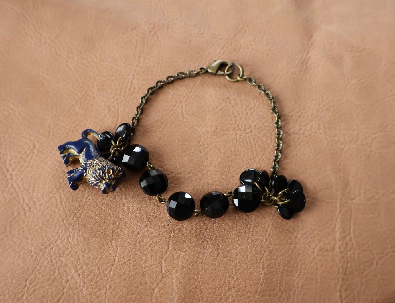 チェーンブレスレット　　No.39 　  lion in the dark garden